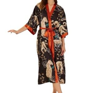 Jungle Animals Kimono Robe from the brand Ulivary.